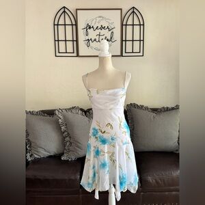 Mariposa Flirty Asymmetrical Blue & White Floral Dress Size S Summer Vacay